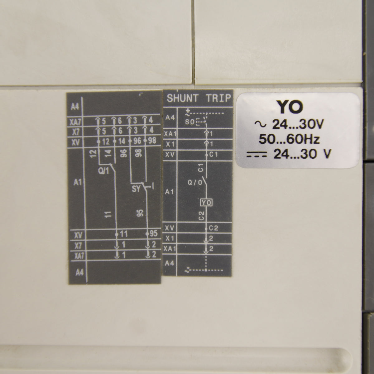 ABB SACE Tmax T4D 250 Power Circuit Breaker | 3-Pole | 250 A | 690 V AC | YO Shunt Trip 24–30 V AC/DC | MCCB | IEC 60947