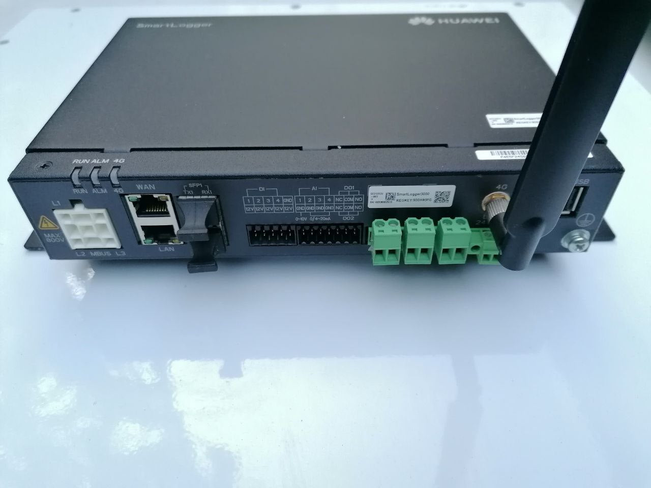 Huawei SmartLogger 3000A03EU – Solar Smart Monitor & Data Logger