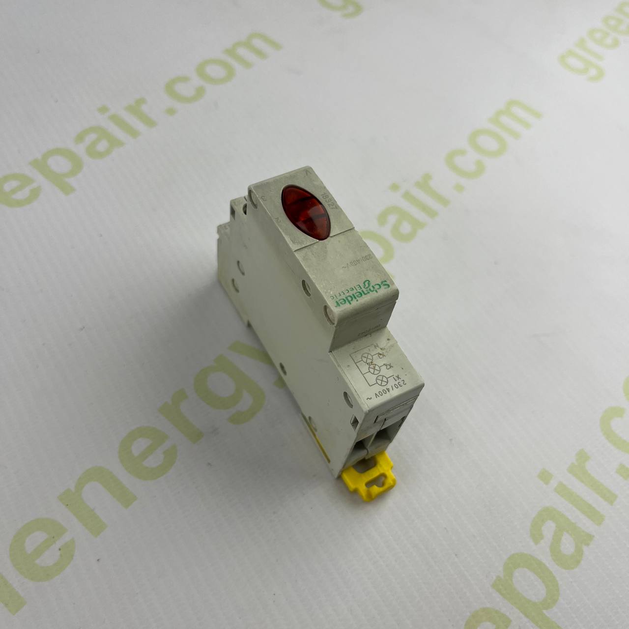 Schneider Electric Voltage Presence Indicator Module | 230–400V AC | Red LED | DIN-Rail | Made in Belgium