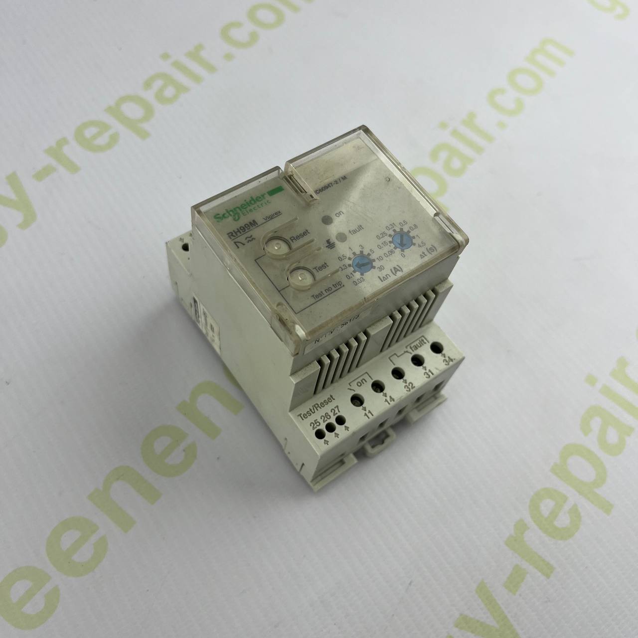 Schneider Electric RH99M Vigilohm Earth Leakage Monitoring Relay | 0.03–5A Trip Range | 220–240V AC | DIN Rail | IEC 60947-2