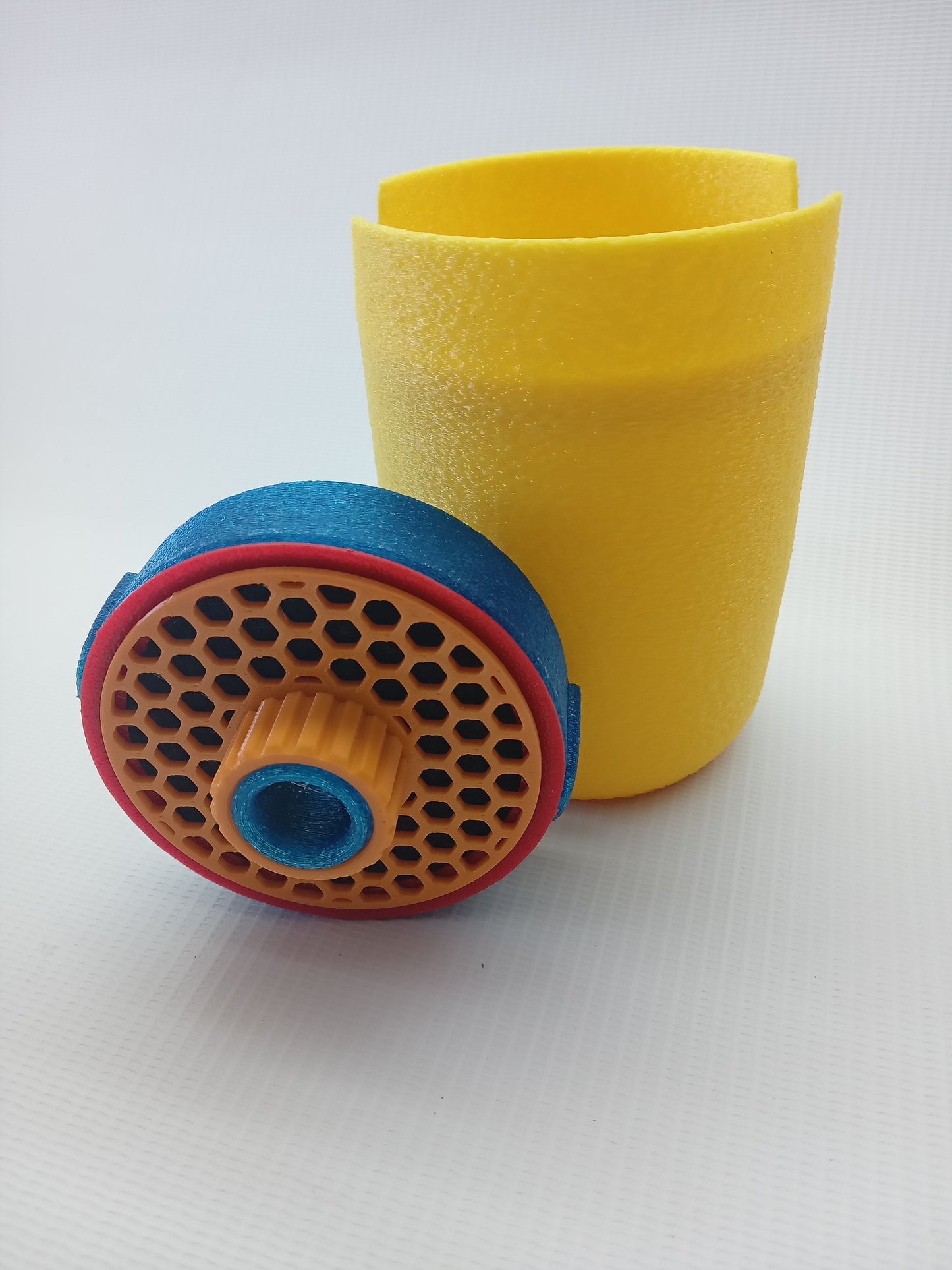 Ashtrays for IQOS / HEETS made of 3D-printed plastic