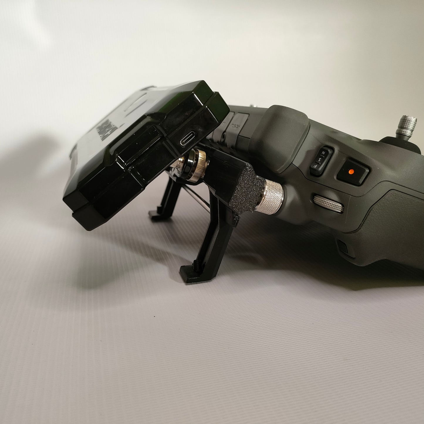 DJI RM700B Controller Kit + ALIENTECH DUO II Signal Booster