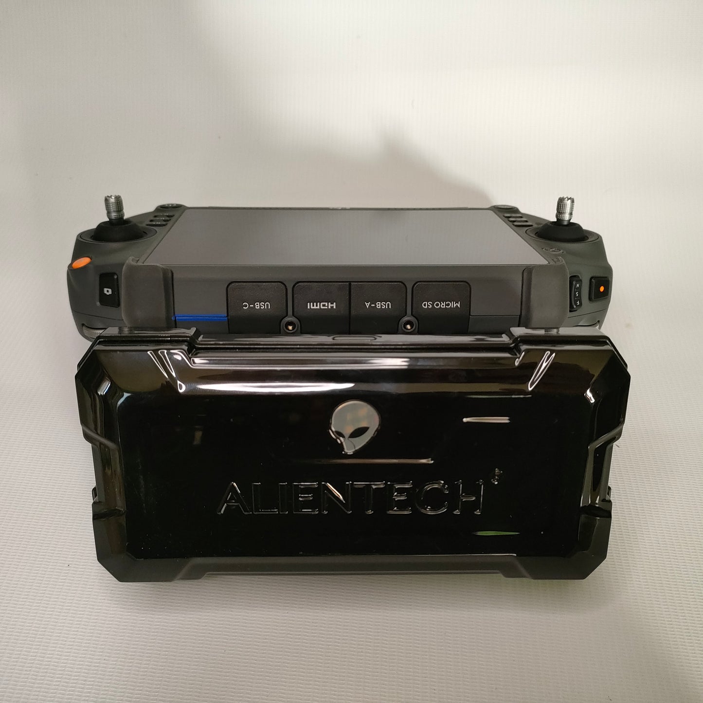 DJI RM700B Controller Kit + ALIENTECH DUO II Signal Booster