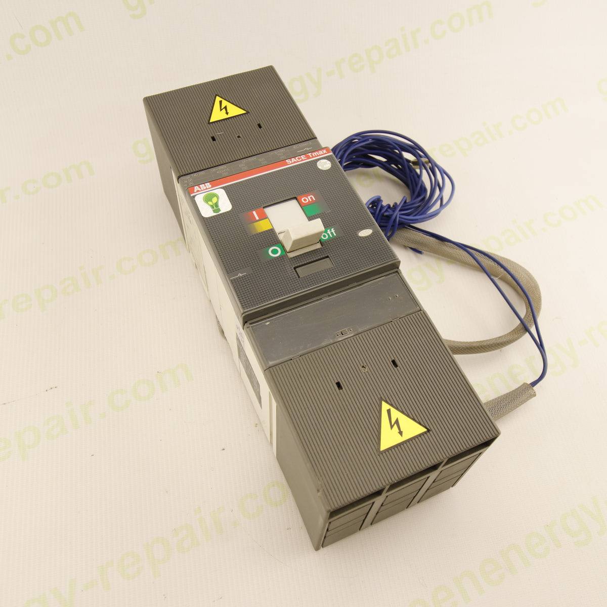 ABB SACE Tmax T4D 250 Power Circuit Breaker | 3-Pole | 250 A | 690 V AC | YO Shunt Trip 24–30 V AC/DC | MCCB | IEC 60947