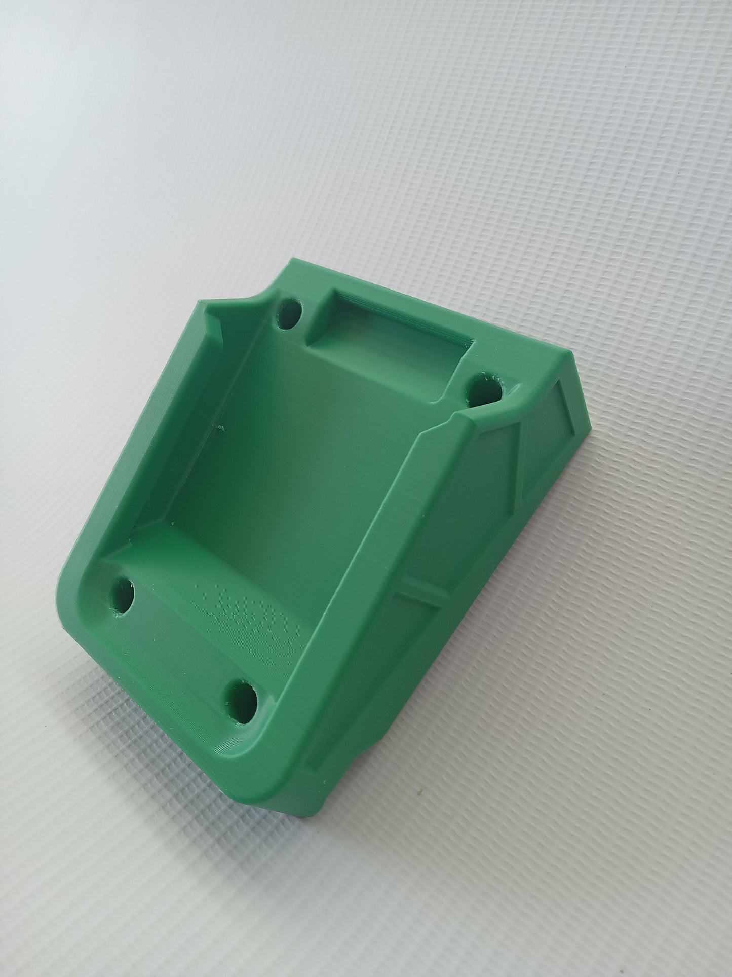 Makita 18V Battery Wall Mount Holder (ASA, 3D Printed)