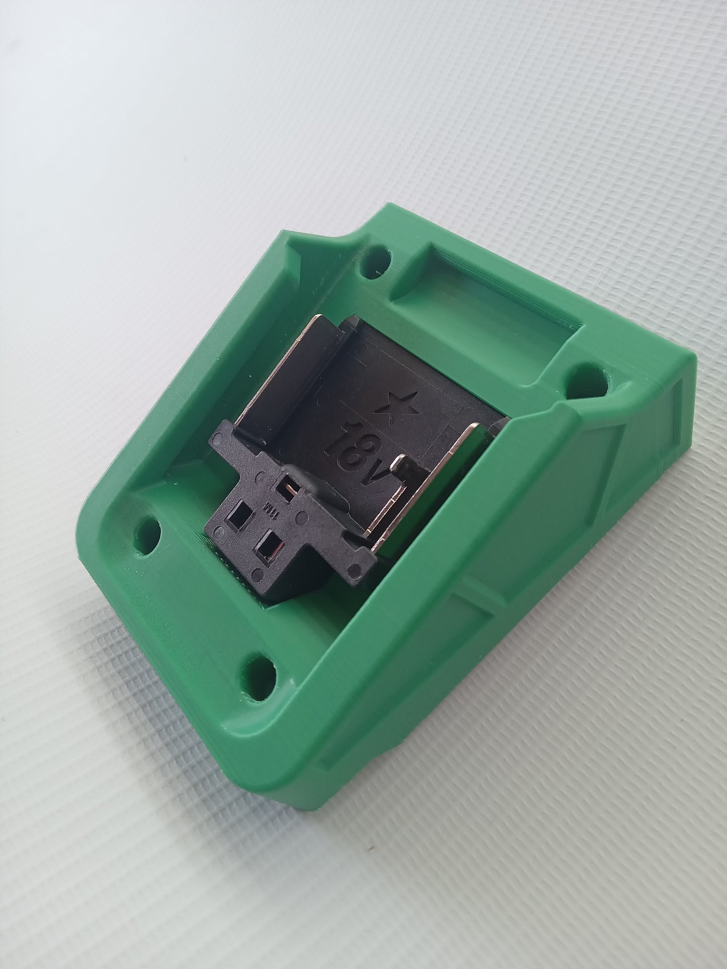 Makita 18V Battery Wall Mount Holder (ASA, 3D Printed)