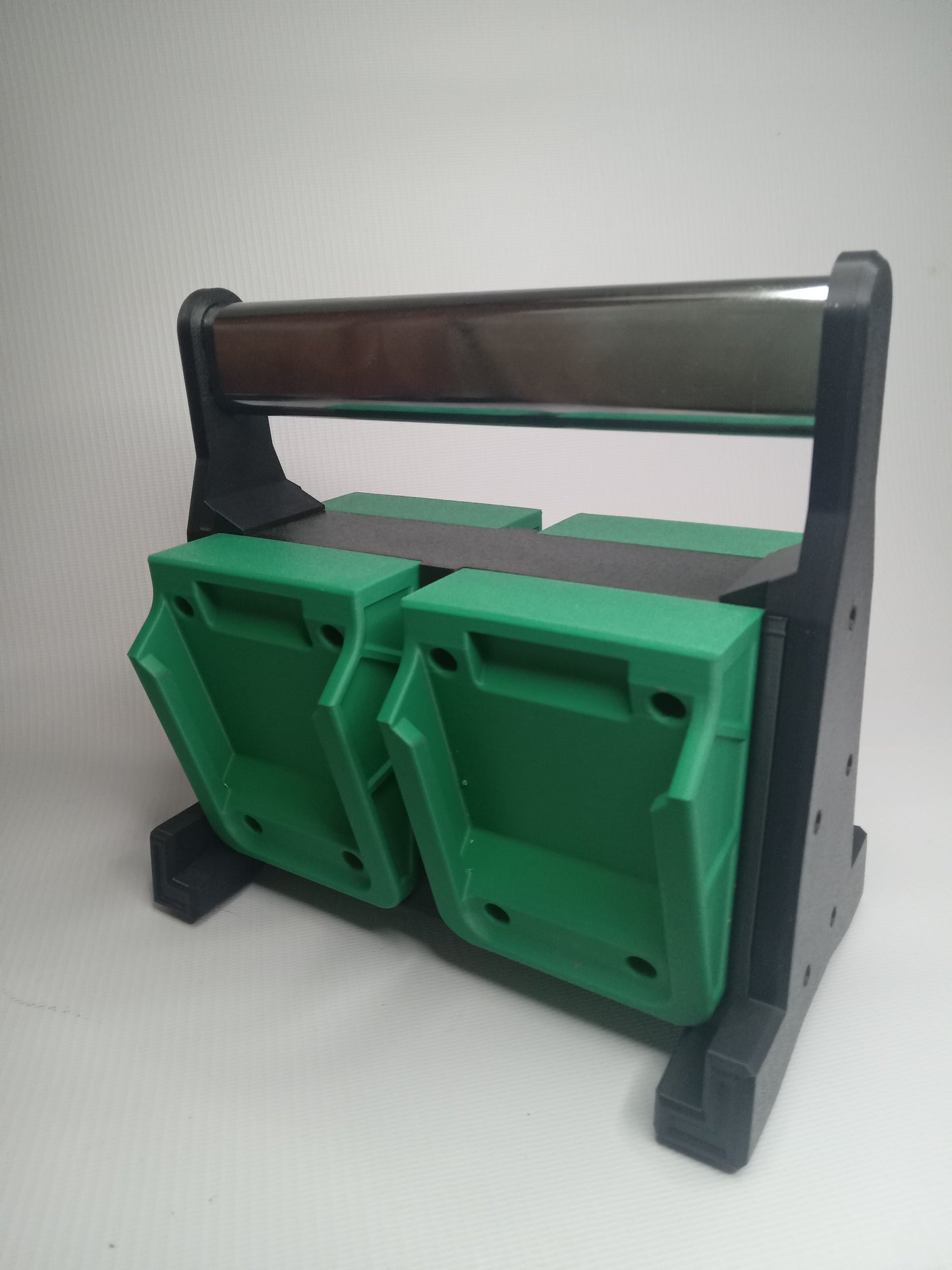 Professional portable holder for 18V Li-Ion batteries. Designed to hold 4 batteries