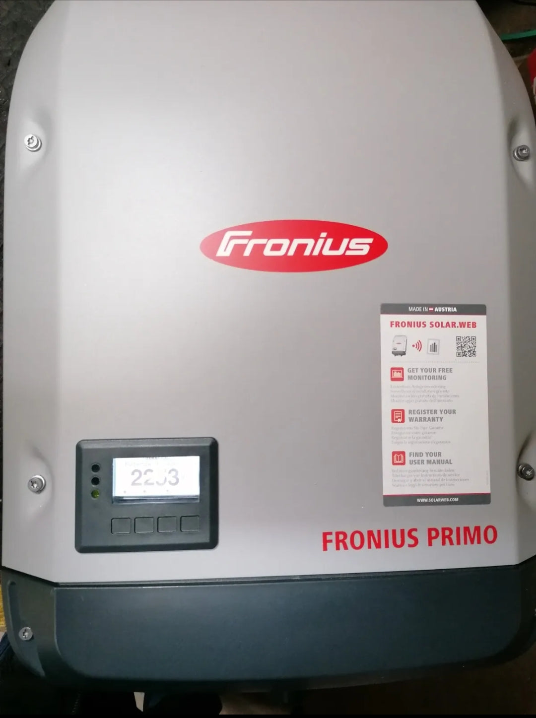 Fronius Primo 3.0-1 3000w 3.0kw монофазна лампа използвана и перфектно работеща