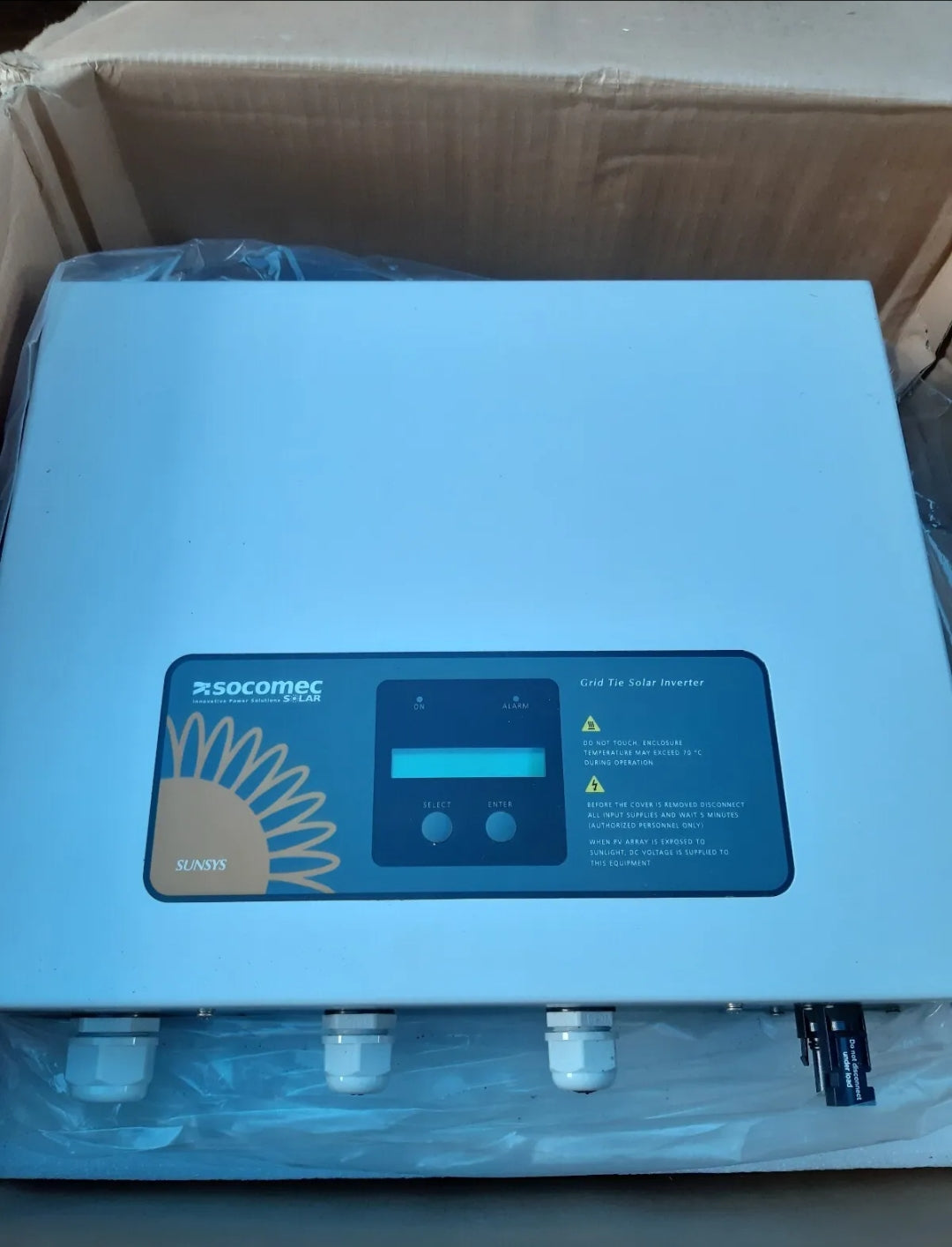 Socomec SUN-HO2K2TR54 2000W монофазен PV инвертор нов 2.1kw 230vac