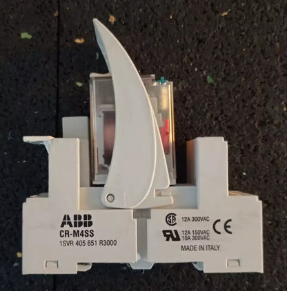 ABB 24VDC 18KA1 CR-M4SS 1SVR 405 651 R3000 12A 300VAC 12A 150VAC 10A 300VAC